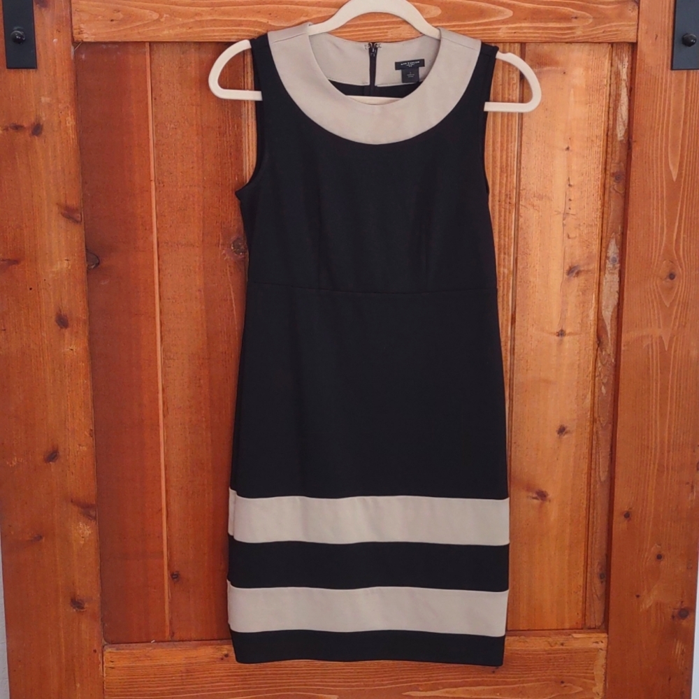 Black, a line, sleeveless, to the knee dress